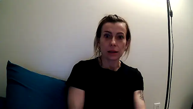 anechka1 online show from March 30, 2026, 2:13 am