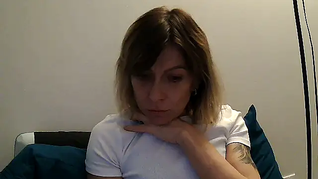 anechka1 online show from February 21, 2026, 10:45 pm