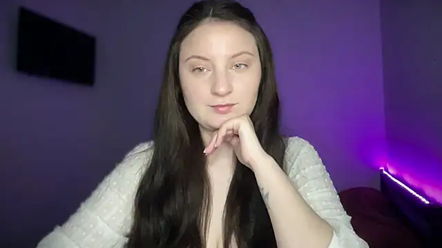 Snapshot of LocaAlis chatting on November 18, 2025, 10:18 am LocaAlis online show from November 18, 2025, 10:18 am