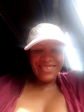 Snapshot of Surreyaa chatting on September 25, 2025, 8:04 pm Surreyaa online show from September 25, 2025, 8:04 pm