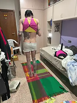 Snapshot of Kamaleonix chatting on February 8, 2025, 4:36 am Kamaleonix online show from February 8, 2025, 4:36 am