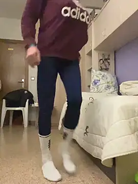 Snapshot of Kamaleonix chatting on February 21, 2026, 9:28 pm Kamaleonix online show from February 21, 2026, 9:28 pm