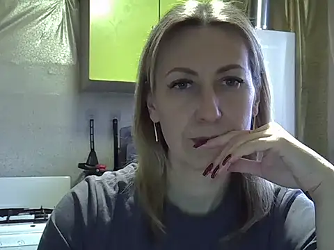 AshleyXHoney online show from December 17, 2025, 7:35 am