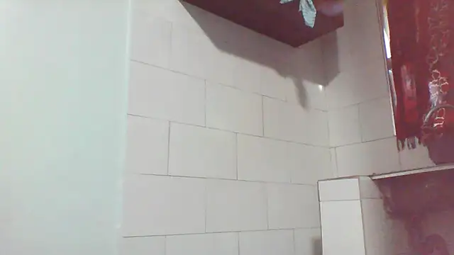 julietunderwoood online show from April 15, 2026, 4:18 am