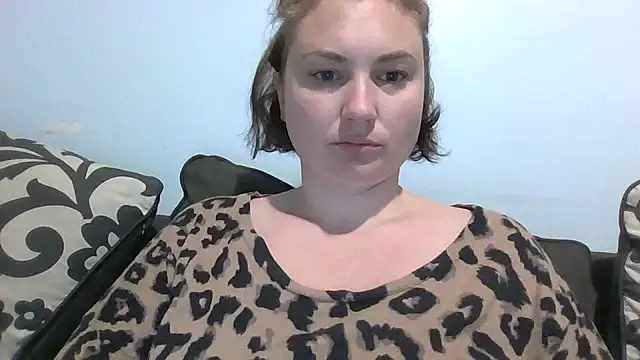 MilfyMrsRobinson online show from January 6, 2026, 1:59 pm