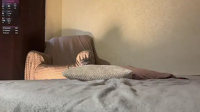 puredesire  online show from April 3, 2026, 11:05 am