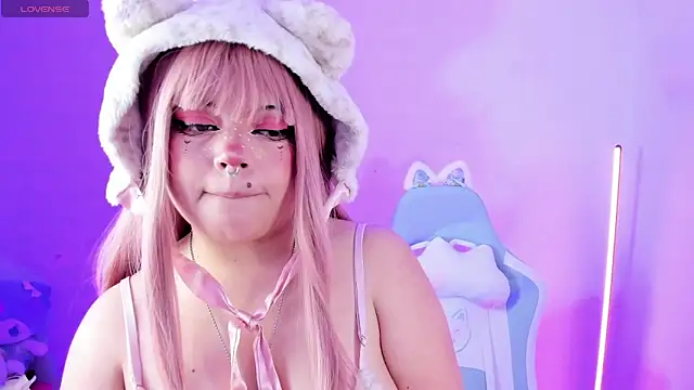 Ahri Elderwood online show from March 31, 2026, 4:58 am