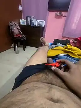 Snapshot of Loveboycurvy chatting on February 12, 2025, 8:06 am Loveboycurvy online show from February 12, 2025, 8:06 am