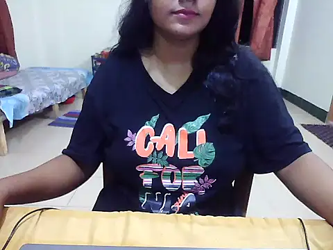 Snapshot of JustinaIra chatting on October 2, 2025, 6:11 pm JustinaIra online show from October 2, 2025, 6:11 pm