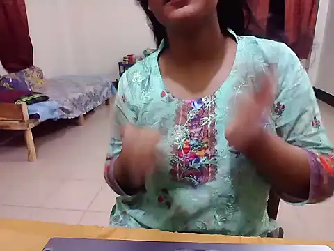 Snapshot of JustinaIra chatting on October 24, 2025, 6:29 pm JustinaIra online show from October 24, 2025, 6:29 pm