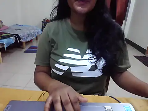Snapshot of JustinaIra chatting on October 8, 2025, 7:47 pm JustinaIra online show from October 8, 2025, 7:47 pm