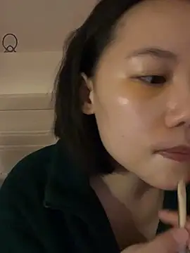 Snapshot of Eliza-E chatting on February 6, 2026, 1:01 am Eliza-E online show from February 6, 2026, 1:01 am