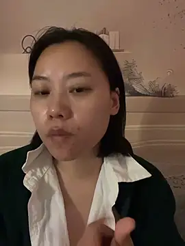 Snapshot of Eliza-E chatting on February 5, 2026, 12:50 am Eliza-E online show from February 5, 2026, 12:50 am