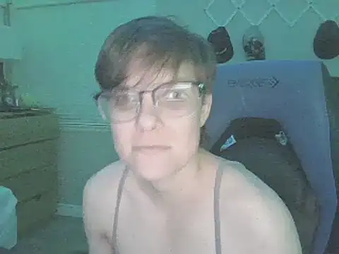 Snapshot of KaliSnow199623 chatting on February 12, 2025, 2:14 am KaliSnow199623 online show from February 12, 2025, 2:14 am