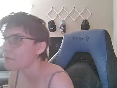 Snapshot of KaliSnow199623 chatting on February 3, 2025, 11:47 pm KaliSnow199623 online show from February 3, 2025, 11:47 pm