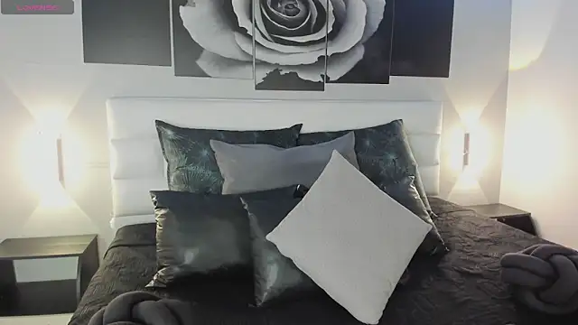 Snapshot of sofi_bakerr chatting on October 8, 2025, 11:34 am sofi bakerr online show from October 8, 2025, 11:34 am