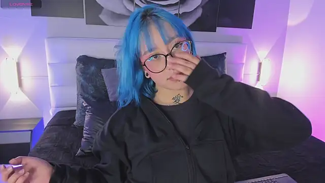 Snapshot of sofi_bakerr chatting on October 6, 2025, 11:33 am sofi bakerr online show from October 6, 2025, 11:33 am