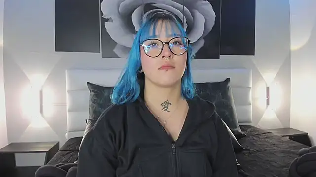 Snapshot of sofi_bakerr chatting on December 3, 2025, 11:42 am sofi bakerr online show from December 3, 2025, 11:42 am