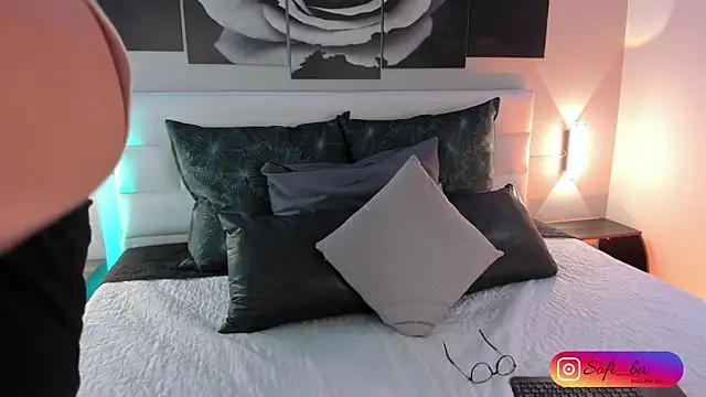 Snapshot of sofi_bakerr chatting on September 20, 2025, 1:05 pm sofi bakerr online show from September 20, 2025, 1:05 pm