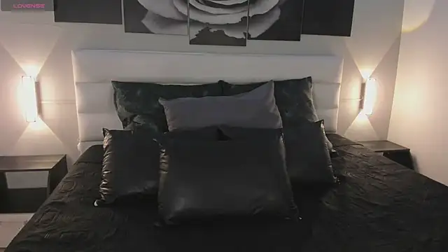 Snapshot of sofi_bakerr chatting on September 23, 2025, 11:39 am sofi bakerr online show from September 23, 2025, 11:39 am