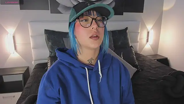 Snapshot of sofi_bakerr chatting on October 7, 2025, 11:33 am sofi bakerr online show from October 7, 2025, 11:33 am