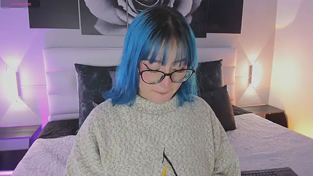 Snapshot of sofi_bakerr chatting on December 18, 2025, 11:36 am sofi bakerr online show from December 18, 2025, 11:36 am