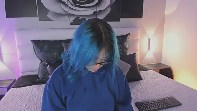 Snapshot of sofi_bakerr chatting on December 20, 2025, 11:35 am sofi bakerr online show from December 20, 2025, 11:35 am