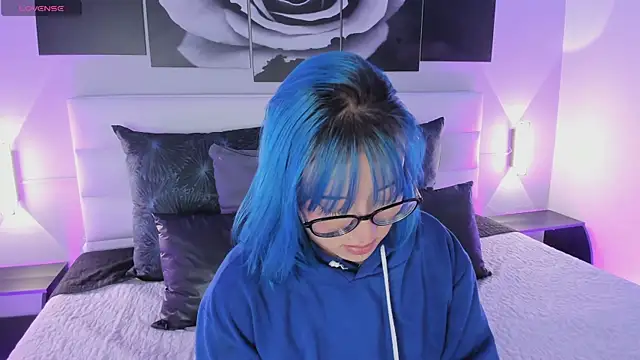 Snapshot of sofi_bakerr chatting on November 17, 2025, 11:36 am sofi bakerr online show from November 17, 2025, 11:36 am