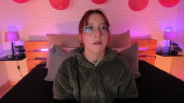 Snapshot of sofi_bakerr chatting on March 21, 2025, 11:33 am sofi bakerr online show from March 21, 2025, 11:33 am