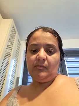 sarahhh1987 online show from November 11, 2025, 8:53 am