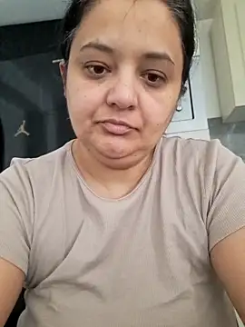 sarahhh1987 online show from February 22, 2026, 8:06 am