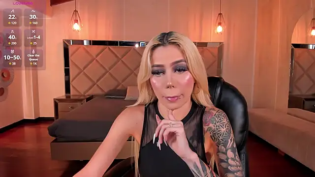 HannaConnor  online show from April 18, 2026, 8:42 pm