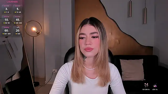 ViolettHansson online show from February 7, 2026, 11:51 am