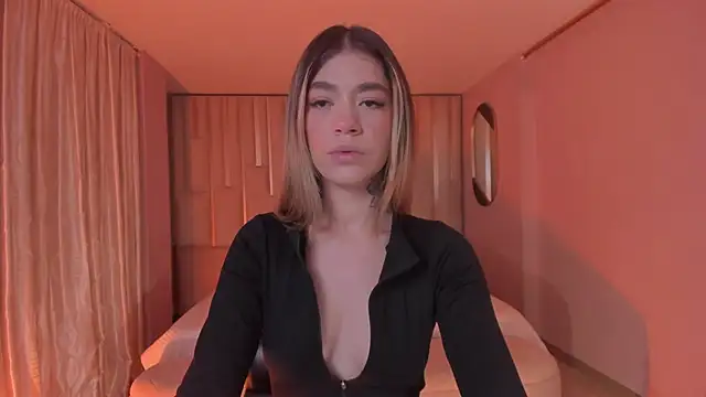 ViolettHansson online show from April 1, 2026, 8:48 am