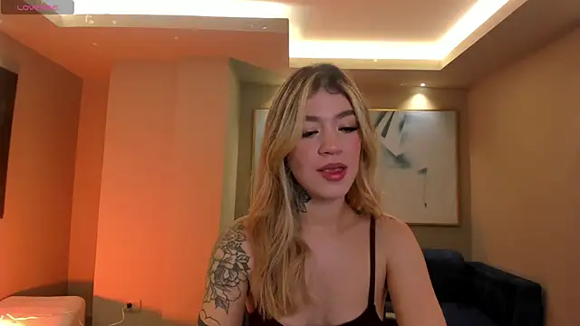 ViolettHansson online show from December 20, 2025, 11:57 am