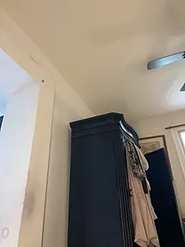 holyeroticss online show from February 21, 2025, 3:54 pm