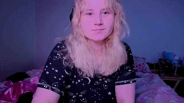 Glitch Witch online show from June 19, 2026, 10:32 am