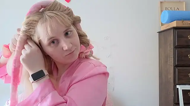 Glitch Witch online show from May 21, 2026, 4:04 pm