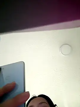 Salome golvert online show from November 8, 2025, 10:13 pm