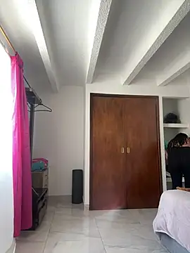 Salome golvert online show from March 11, 2026, 8:58 pm