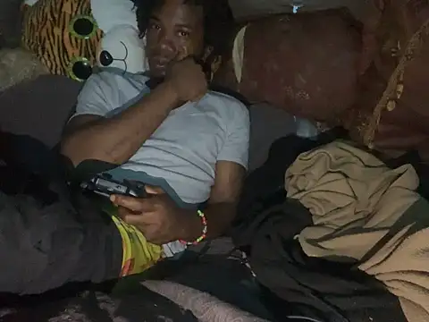 SlimeCrownzOut5 online show from November 13, 2025, 5:11 am