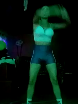 Chicavixy online show from December 18, 2025, 6:29 am