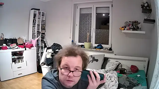 larsgessner30 online show from November 19, 2025, 9:59 pm