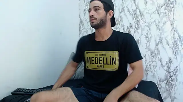 Moon and aaron online show from February 22, 2026, 3:42 am