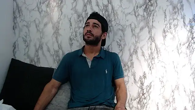 Moon and aaron online show from March 1, 2026, 3:39 am