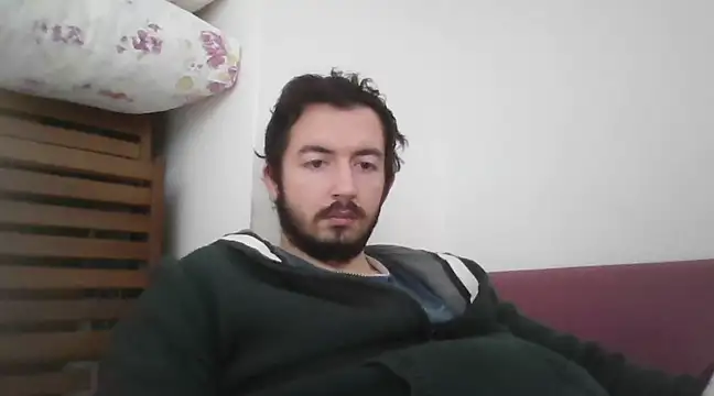 Snapshot of laynufff chatting on February 28, 2025, 6:10 am laynufff online show from February 28, 2025, 6:10 am