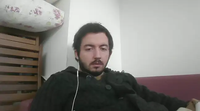Snapshot of laynufff chatting on February 15, 2025, 12:43 pm laynufff online show from February 15, 2025, 12:43 pm