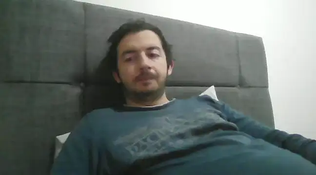 Snapshot of laynufff chatting on February 2, 2025, 5:42 am laynufff online show from February 2, 2025, 5:42 am
