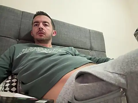 laynufff online show from April 4, 2026, 5:58 am