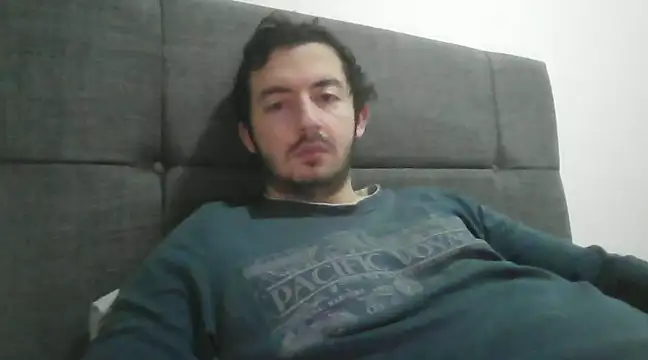 Snapshot of laynufff chatting on February 7, 2025, 6:24 am laynufff online show from February 7, 2025, 6:24 am